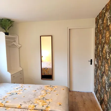 Semesterbostad Morning Glory, Forest Beekbergen