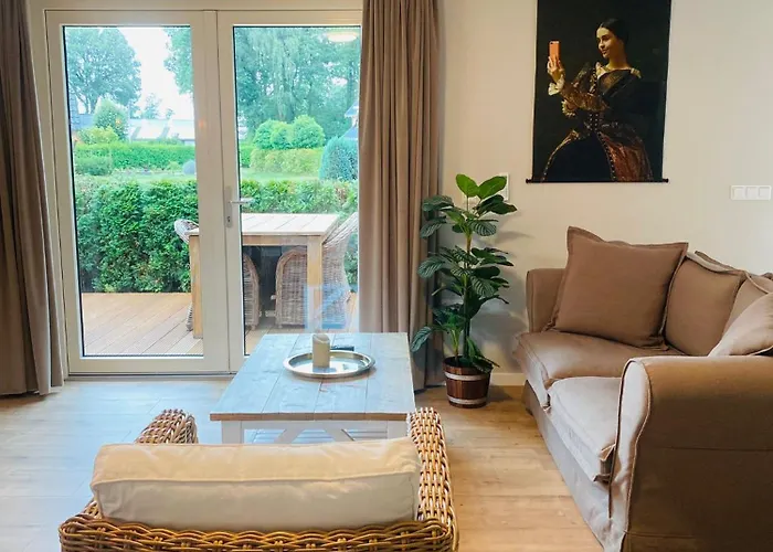 Morning Glory, Forest Semesterbostad *