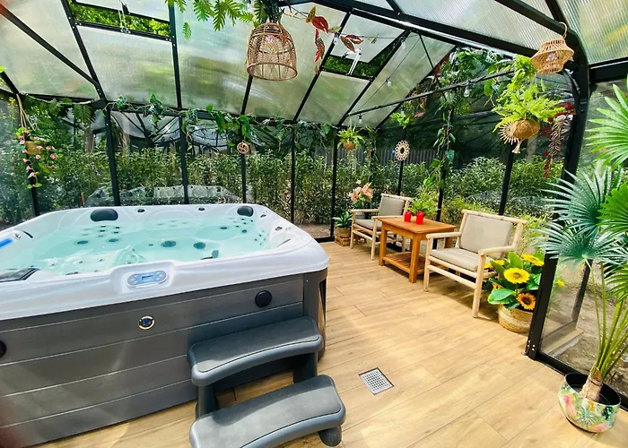 Morning Glory, Forest Semesterbostad *